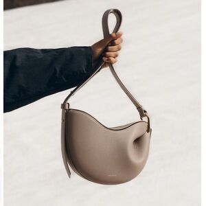 Elegant Taupe Leather Shoulder Bag